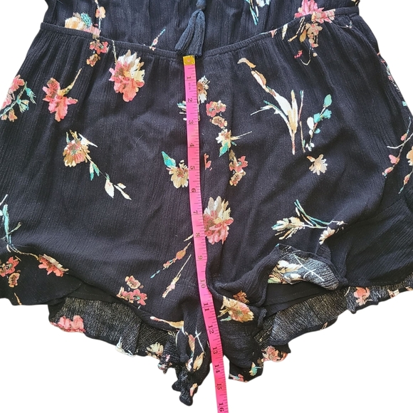 En Crème Floral Cold Shoulder Long Sleeve Black Romper Women’s XL Boho Chic - Picture 8 of 13